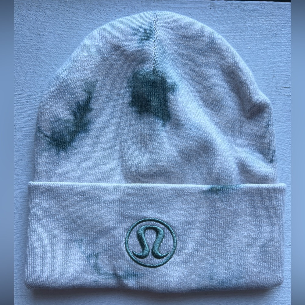 Lululemon beanie NWOT